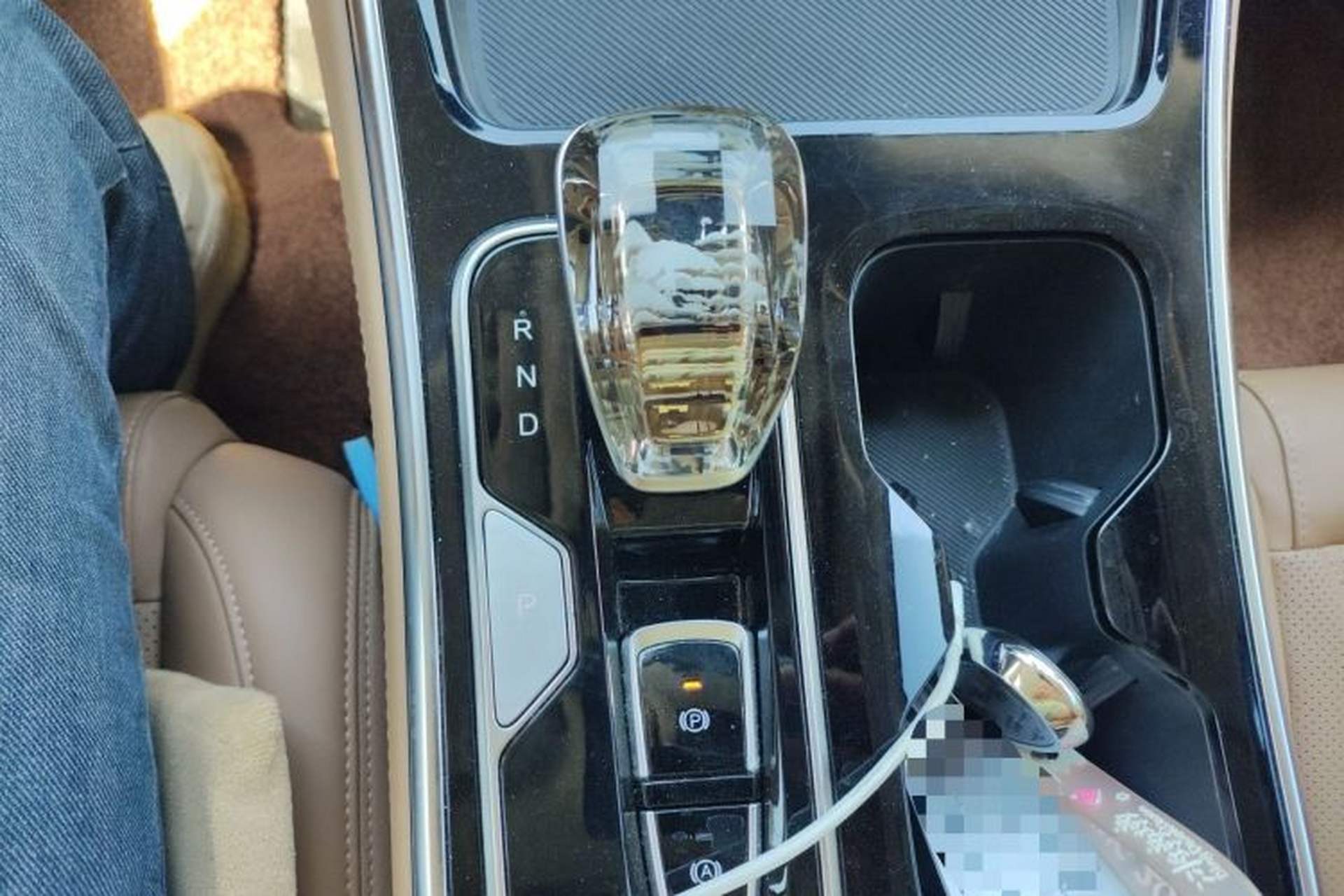 Used JAC Refine RF8 PHEV 2024 Zhiling Edition 1.5T 150KM Prestige Model – Lithium Iron Phosphate Gear Lever