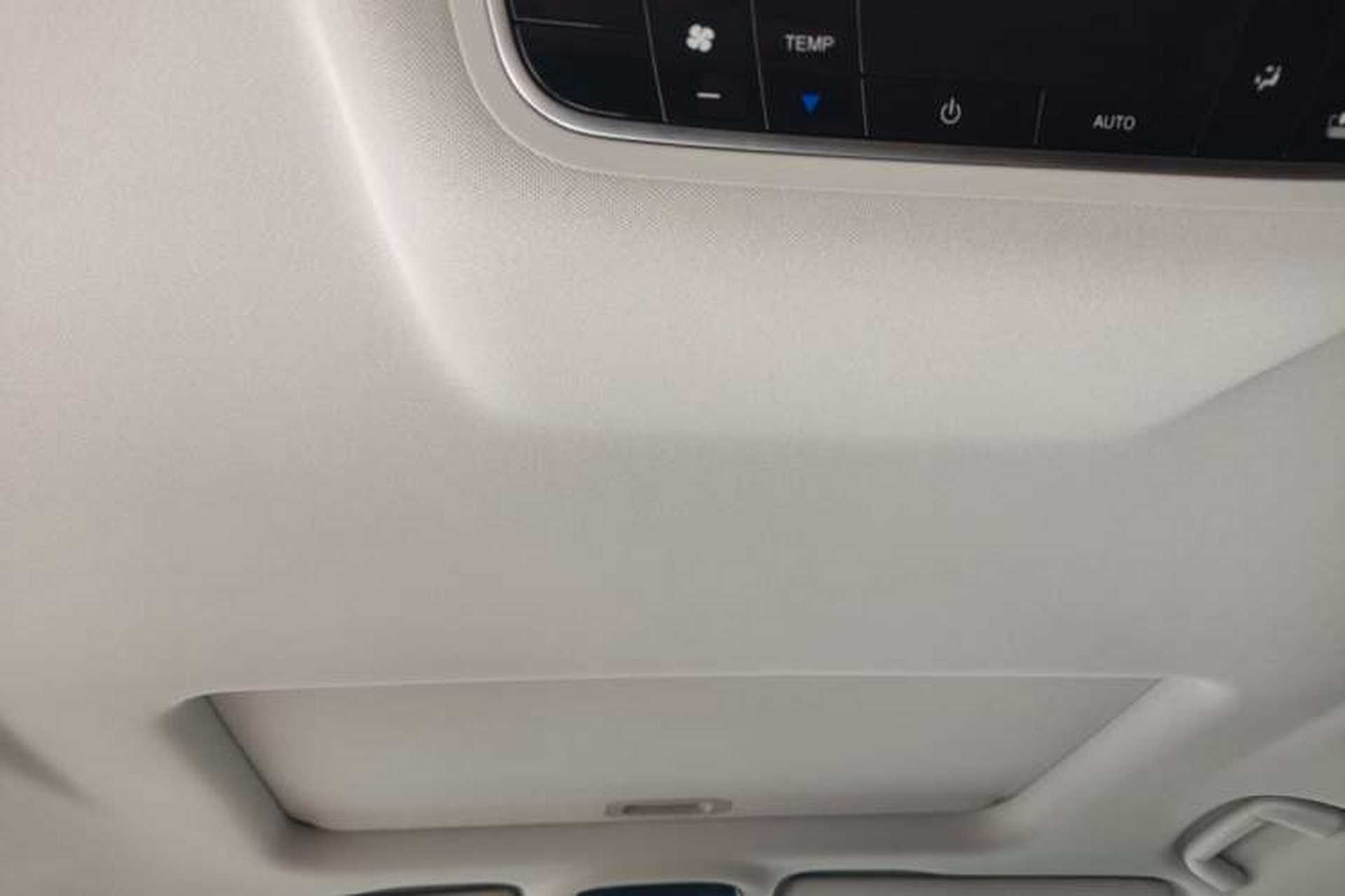 Used JAC Refine RF8 PHEV 2024 Zhiling Edition 1.5T 150KM Prestige Model – Lithium Iron Phosphate Headliner