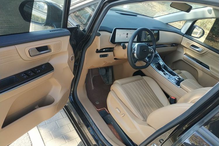 Used JAC Refine RF8 PHEV 2024 Zhiling Edition 1.5T 150KM Glory Model Lithium Iron Phosphate Interior 3