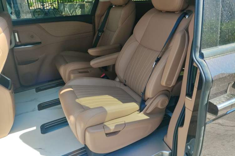 Used JAC Refine RF8 PHEV 2024 Zhiling Edition 1.5T 150KM Prestige Model – Lithium Iron Phosphate Left Rear Seat