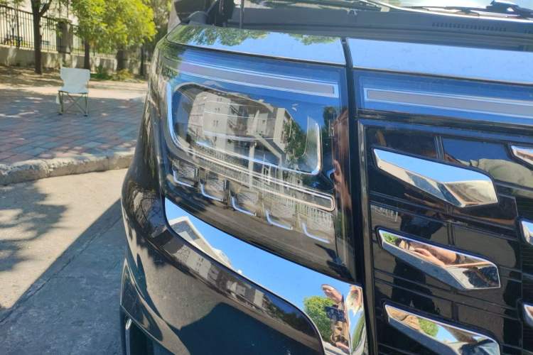 Used JAC Refine RF8 PHEV 2024 Zhiling Edition 1.5T 150KM Prestige Model – Lithium Iron Phosphate Right Front Headlight