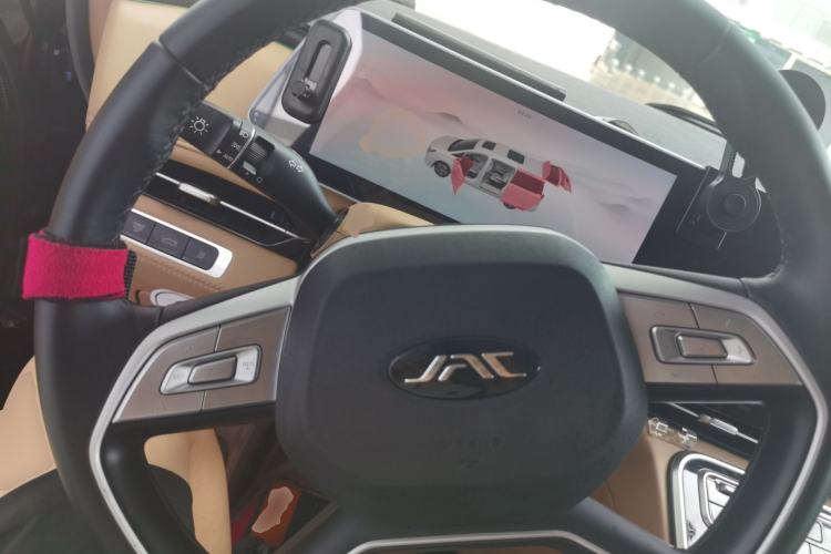 Used JAC Refine RF8 PHEV 2024 Zhiling Edition 1.5T 150KM Flagship Model – Lithium Iron Phosphate Steering Wheel