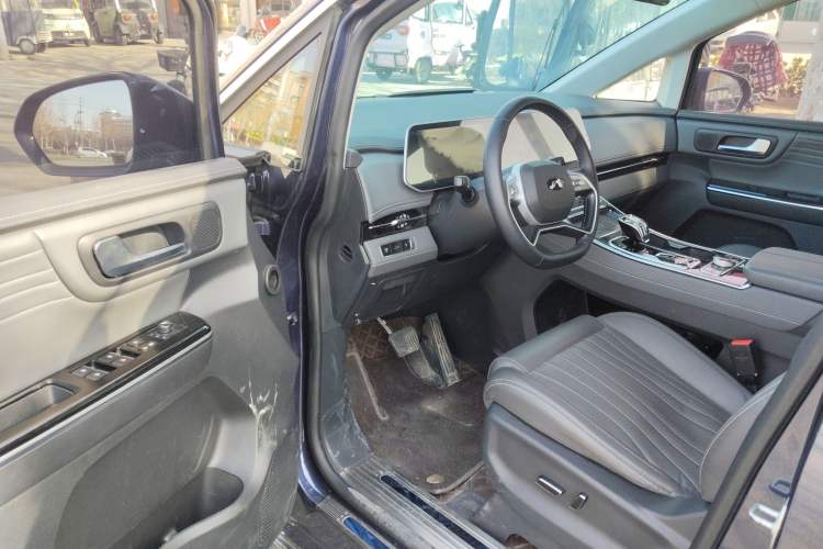 Used JAC Refine RF8 PHEV 2024 Zhiling Edition 1.5T 150KM Flagship Model – Lithium Iron Phosphate Driver Seat