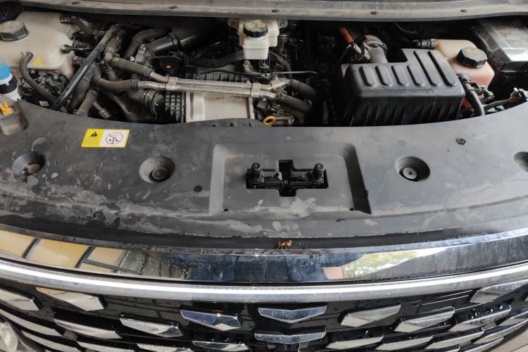 Used JAC Refine RF8 PHEV 2024 Zhiling Edition 1.5T 150KM Flagship Model – Lithium Iron Phosphate Engine Bay