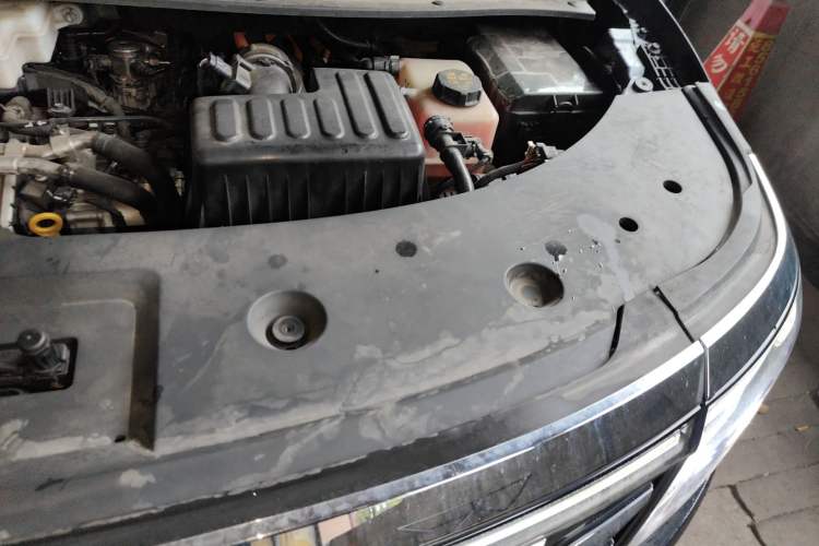 Used JAC Refine RF8 PHEV 2024 Zhiling Edition 1.5T 150KM Flagship Model – Lithium Iron Phosphate Engine Bay Left