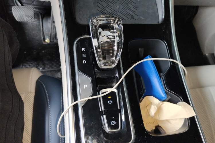Used JAC Refine RF8 PHEV 2024 Zhiling Edition 1.5T 150KM Flagship Model – Lithium Iron Phosphate Gear Lever