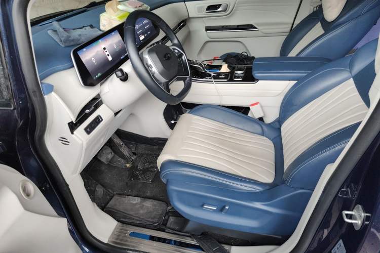 Used JAC Refine RF8 PHEV 2024 Zhiling Edition 1.5T 150KM Flagship Model – Lithium Iron Phosphate Left Front Seat