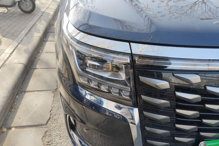 Used JAC Refine RF8 PHEV 2024 Zhiling Edition 1.5T 150KM Flagship Model – Lithium Iron Phosphate Right Front Headlight