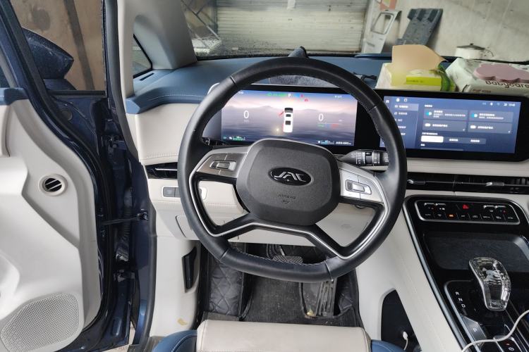 Used JAC Refine RF8 PHEV 2024 Zhiling Edition 1.5T 150KM Flagship Model – Lithium Iron Phosphate Steering Wheel