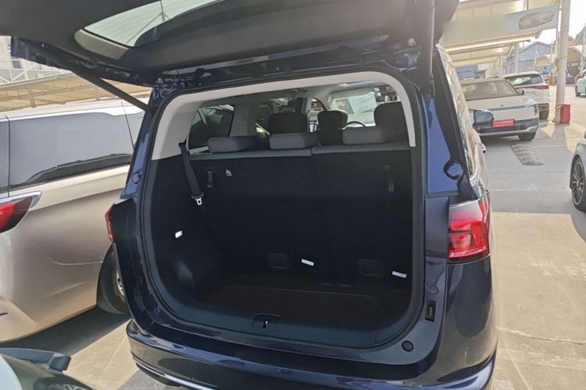 Used JAC Refine RF8 PHEV 2024 Zhiling Edition 1.5T 150KM Prestige Model – Lithium Iron Phosphate Trunk