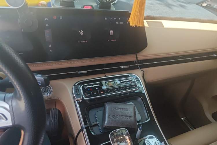 Used JAC Refine RF8 PHEV 2024 Zhiling Edition 1.5T 150KM Flagship Model – Lithium Iron Phosphate Audio And AC Panel