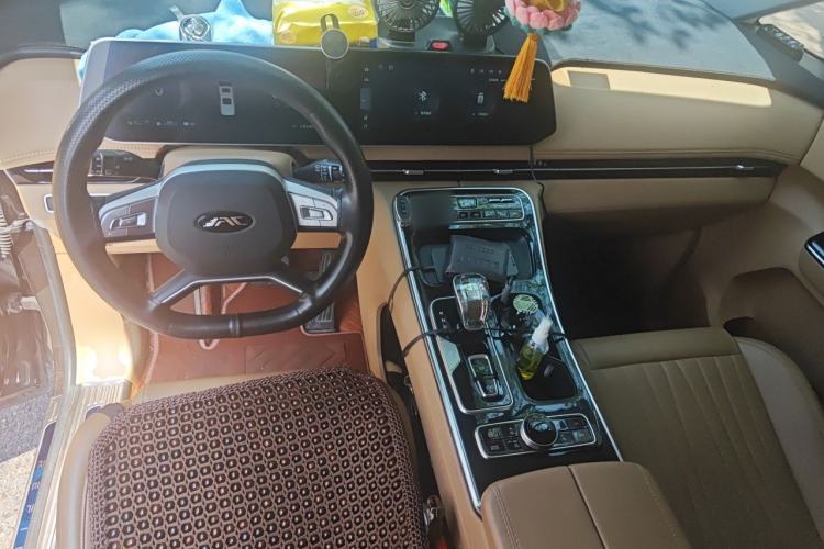 Used JAC Refine RF8 PHEV 2024 Zhiling Edition 1.5T 150KM Flagship Model – Lithium Iron Phosphate Center Console