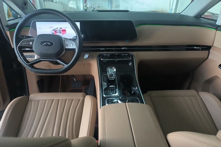 Used JAC Refine RF8 PHEV 2024 Zhiling Edition 1.5T 150KM Flagship Model – Lithium Iron Phosphate Center Console