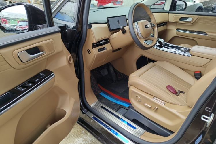 Used JAC Refine RF8 PHEV 2024 Hongmeng Edition 1.5T 150KM Flagship Model – Lithium Iron Phosphate Driver Seat