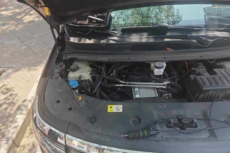 Used JAC Refine RF8 PHEV 2024 Zhiling Edition 1.5T 150KM Flagship Model – Lithium Iron Phosphate Engine Bay Right