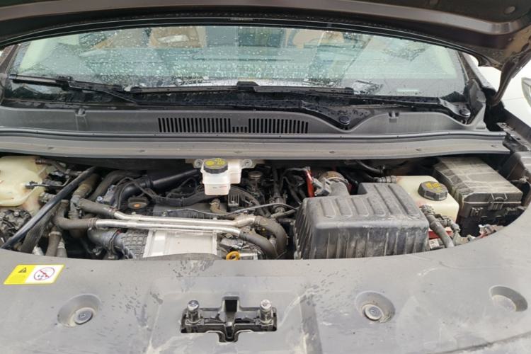 Used JAC Refine RF8 PHEV 2024 Hongmeng Edition 1.5T 150KM Flagship Model – Lithium Iron Phosphate Engine Bay