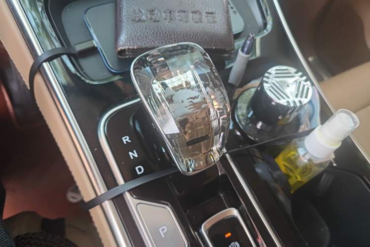 Used JAC Refine RF8 PHEV 2024 Zhiling Edition 1.5T 150KM Flagship Model – Lithium Iron Phosphate Gear Lever