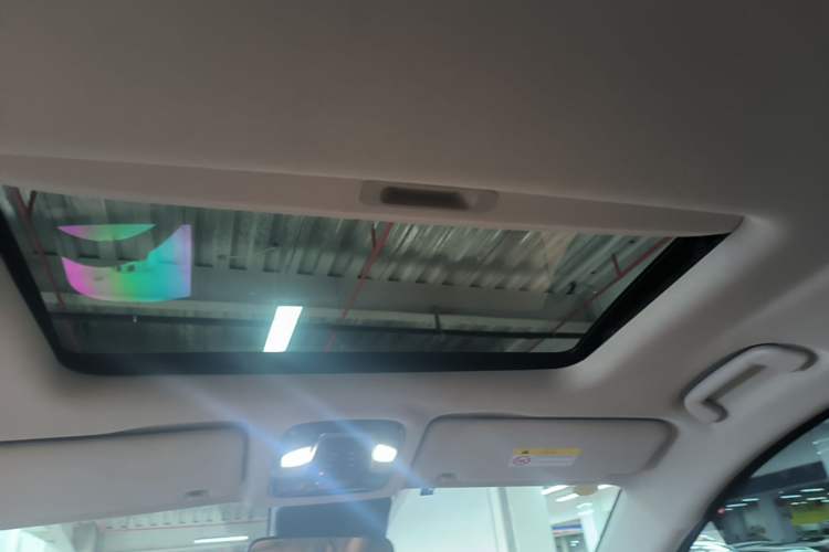 Used JAC Refine RF8 PHEV 2024 Zhiling Edition 1.5T 150KM Flagship Model – Lithium Iron Phosphate Headliner