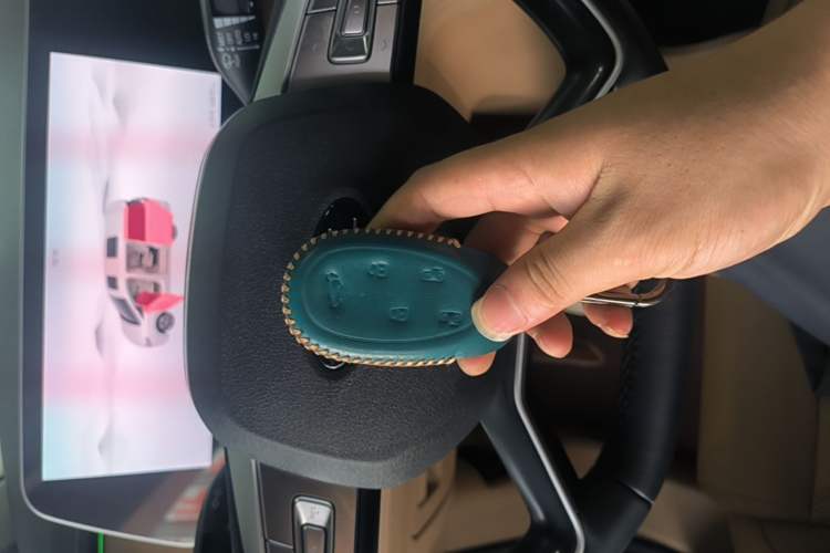 Used JAC Refine RF8 PHEV 2024 Zhiling Edition 1.5T 150KM Flagship Model – Lithium Iron Phosphate Interior 1