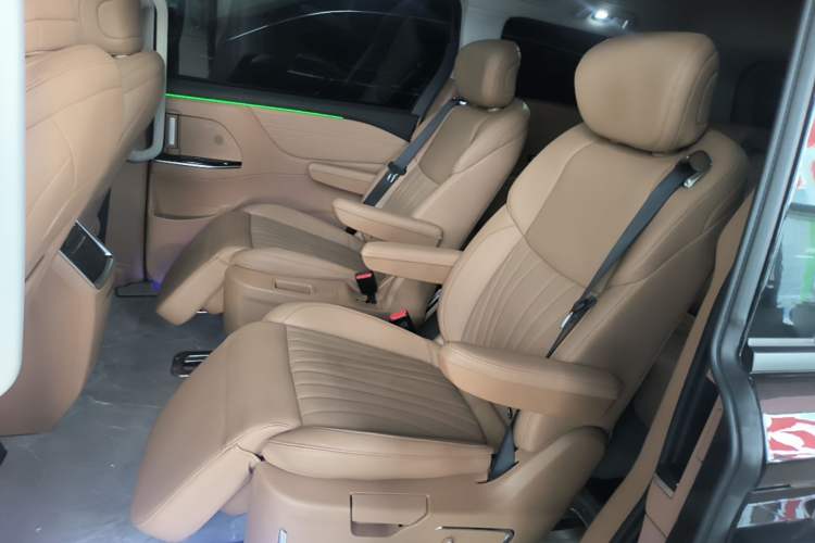 Used JAC Refine RF8 PHEV 2024 Zhiling Edition 1.5T 150KM Flagship Model – Lithium Iron Phosphate Left Rear Seat