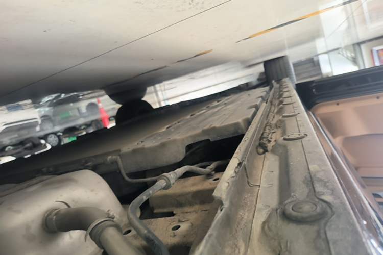 Used JAC Refine RF8 PHEV 2024 Zhiling Edition 1.5T 150KM Flagship Model – Lithium Iron Phosphate Left Side Sill