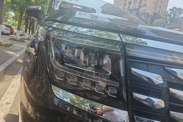 Used JAC Refine RF8 PHEV 2024 Zhiling Edition 1.5T 150KM Flagship Model – Lithium Iron Phosphate Right Front Headlight