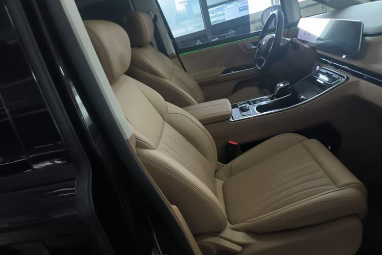 Used JAC Refine RF8 PHEV 2024 Zhiling Edition 1.5T 150KM Flagship Model – Lithium Iron Phosphate Right Front Seat