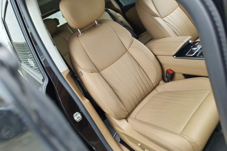 Used JAC Refine RF8 PHEV 2024 Hongmeng Edition 1.5T 150KM Flagship Model – Lithium Iron Phosphate Right Front Seat