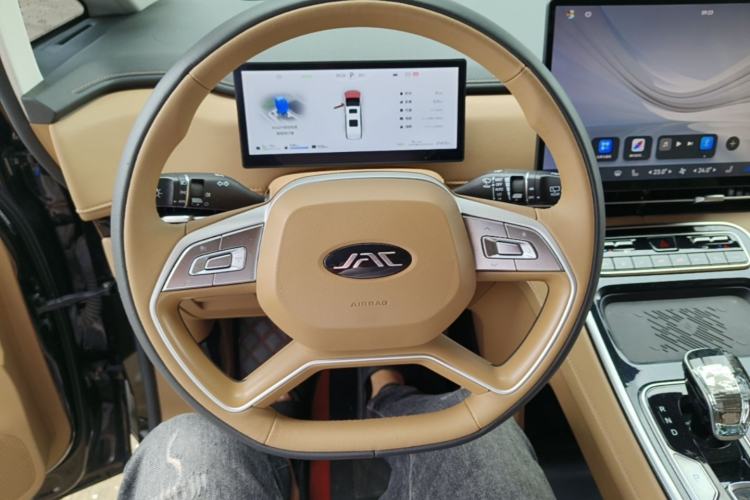 Used JAC Refine RF8 PHEV 2024 Hongmeng Edition 1.5T 150KM Flagship Model – Lithium Iron Phosphate Steering Wheel