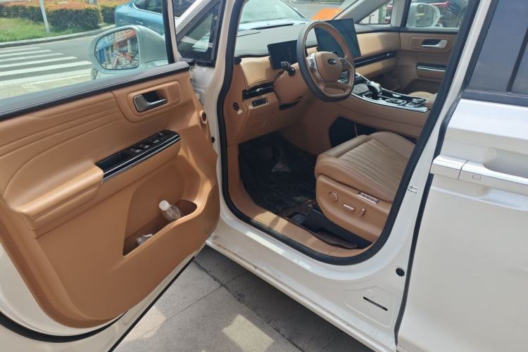 Used JAC Refine RF8 PHEV 2024 Hongmeng Edition 1.5T 150KM Flagship Model – Lithium Iron Phosphate Driver Seat