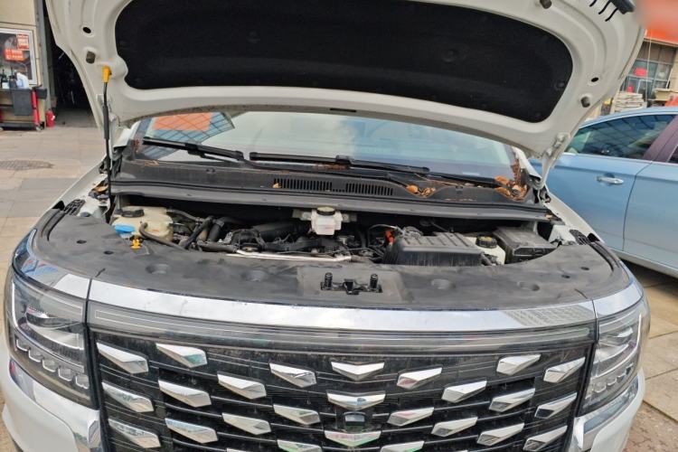 Used JAC Refine RF8 PHEV 2024 Hongmeng Edition 1.5T 150KM Flagship Model – Lithium Iron Phosphate Engine Bay