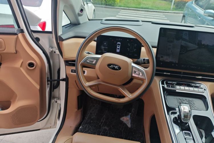 Used JAC Refine RF8 PHEV 2024 Hongmeng Edition 1.5T 150KM Flagship Model – Lithium Iron Phosphate Steering Wheel