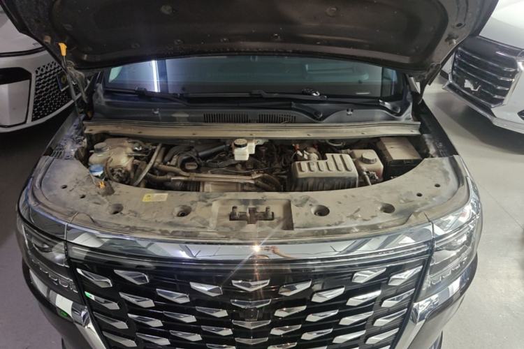 Used JAC Refine RF8 PHEV 2024 Hongmeng Edition 1.5T 150KM Flagship Model – Lithium Iron Phosphate Engine Bay