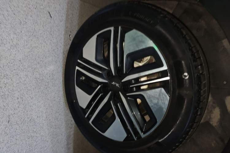 Used JAC Refine RF8 PHEV 2024 Hongmeng Edition 1.5T 150KM Flagship Model – Lithium Iron Phosphate Exterior 5