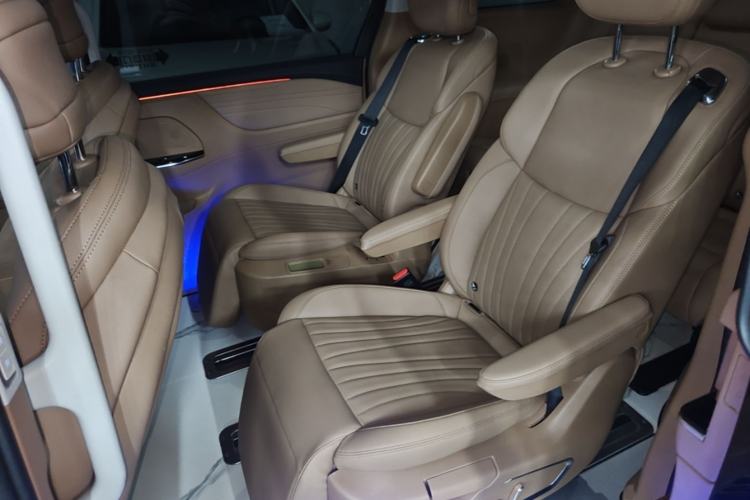 Used JAC Refine RF8 PHEV 2024 Hongmeng Edition 1.5T 150KM Flagship Model – Lithium Iron Phosphate Left Rear Seat