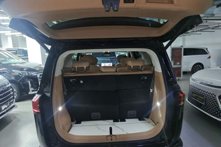 Used JAC Refine RF8 PHEV 2024 Hongmeng Edition 1.5T 150KM Flagship Model – Lithium Iron Phosphate Trunk