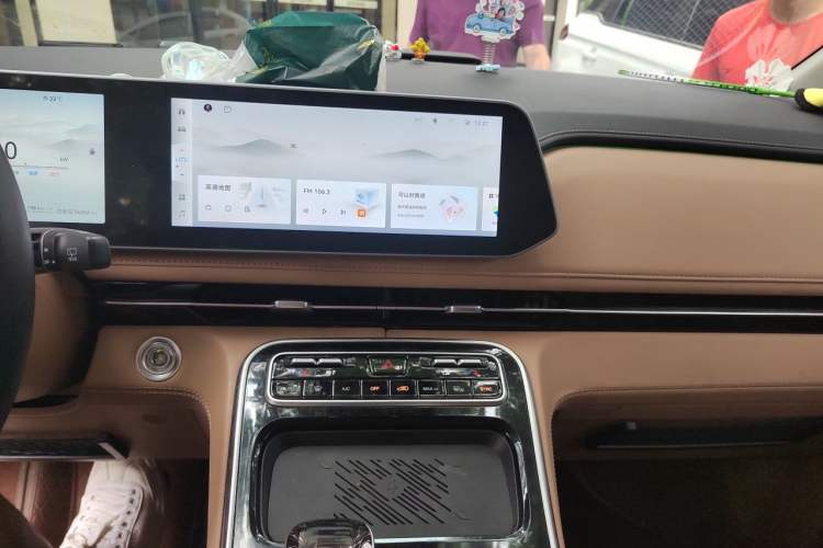 Used JAC Refine RF8 PHEV 2024 Zhiling Edition 1.5T 150KM Flagship Model – Lithium Iron Phosphate Audio And AC Panel