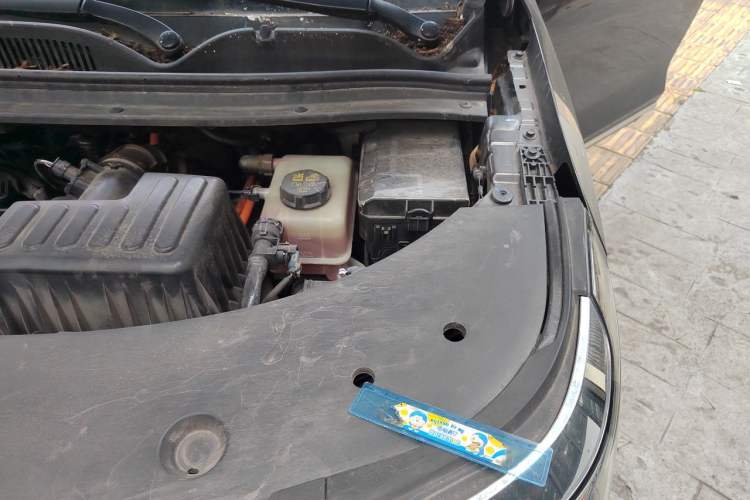 Used JAC Refine RF8 PHEV 2024 Zhiling Edition 1.5T 150KM Flagship Model – Lithium Iron Phosphate Engine Bay Left