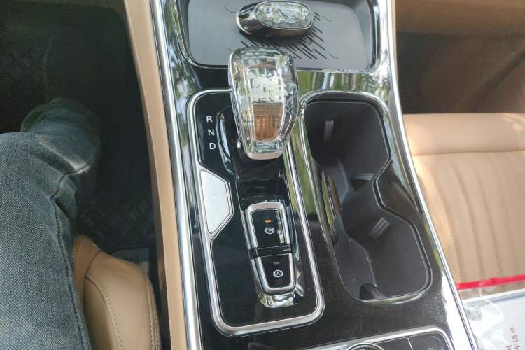 Used JAC Refine RF8 PHEV 2024 Hongmeng Edition 1.5T 150KM Flagship Model – Lithium Iron Phosphate Gear Lever