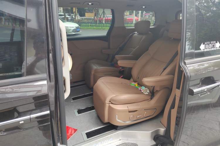 Used JAC Refine RF8 PHEV 2024 Zhiling Edition 1.5T 150KM Flagship Model – Lithium Iron Phosphate Left Rear Seat