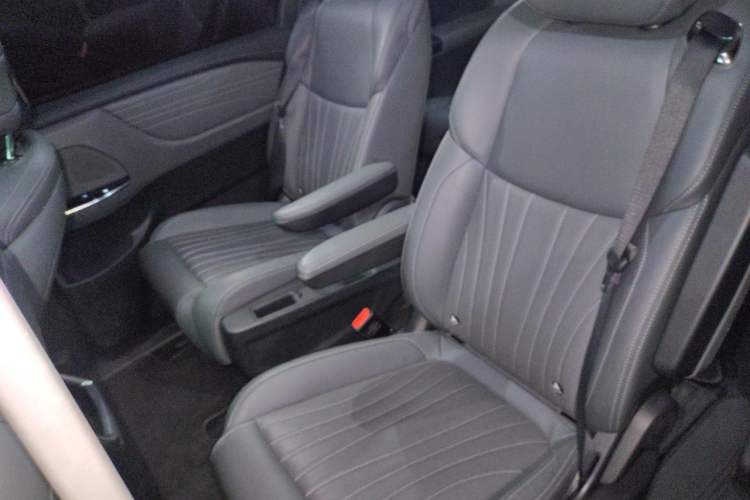 Used JAC Refine RF8 PHEV 2024 Zhiling Edition 1.5T 150KM Glory Model Lithium Iron Phosphate Left Rear Seat