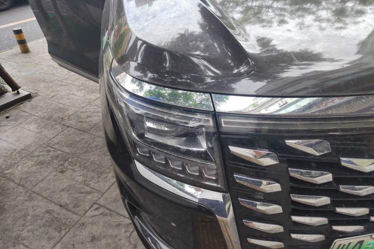 Used JAC Refine RF8 PHEV 2024 Zhiling Edition 1.5T 150KM Flagship Model – Lithium Iron Phosphate Right Front Headlight