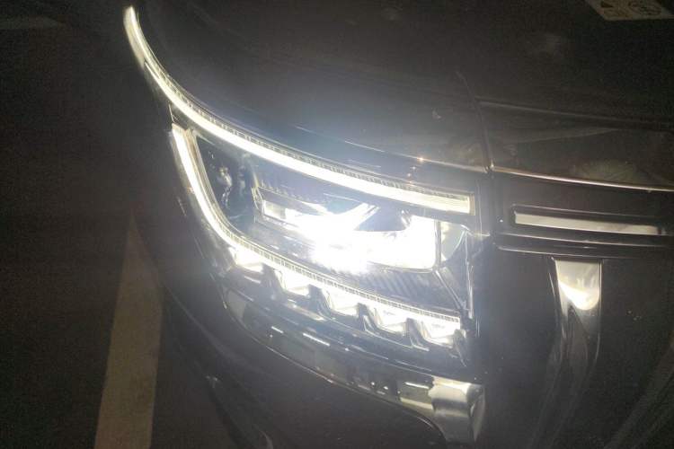 Used JAC Refine RF8 PHEV 2024 Zhiling Edition 1.5T 150KM Glory Model Lithium Iron Phosphate Right Front Headlight