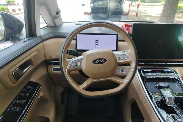 Used JAC Refine RF8 PHEV 2024 Hongmeng Edition 1.5T 150KM Flagship Model – Lithium Iron Phosphate Steering Wheel