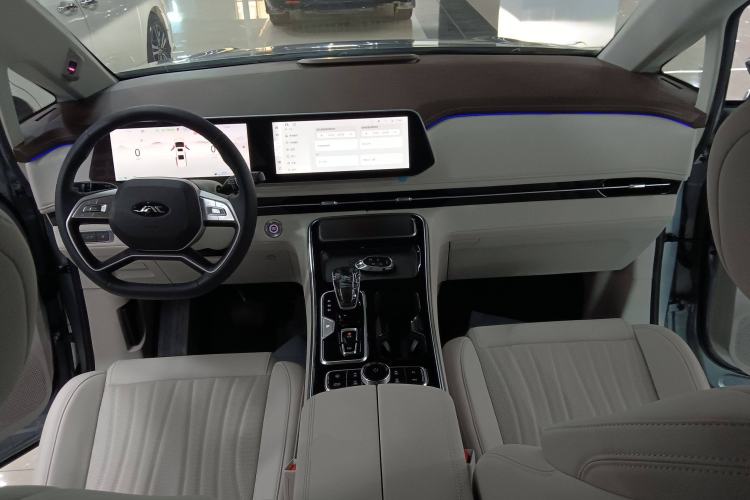 Used JAC Refine RF8 PHEV 2024 Zhiling Edition 1.5T 150KM Flagship Model – Lithium Iron Phosphate Center Console
