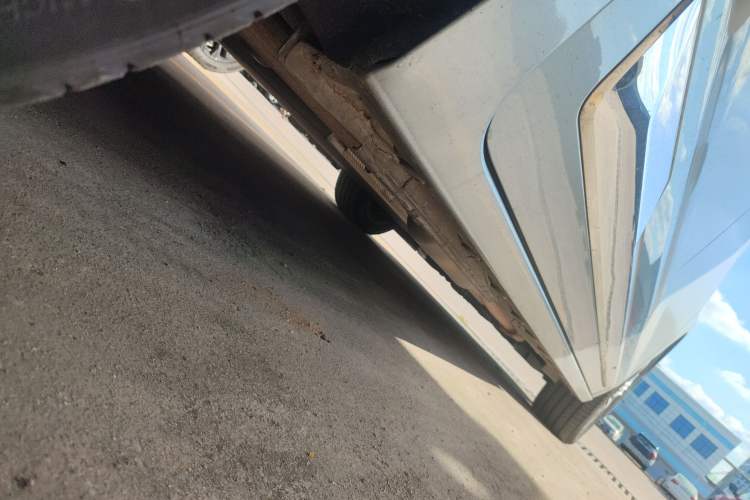 Used JAC Refine RF8 PHEV 2024 Zhiling Edition 1.5T 150KM Flagship Model – Lithium Iron Phosphate Chassis Rear Right