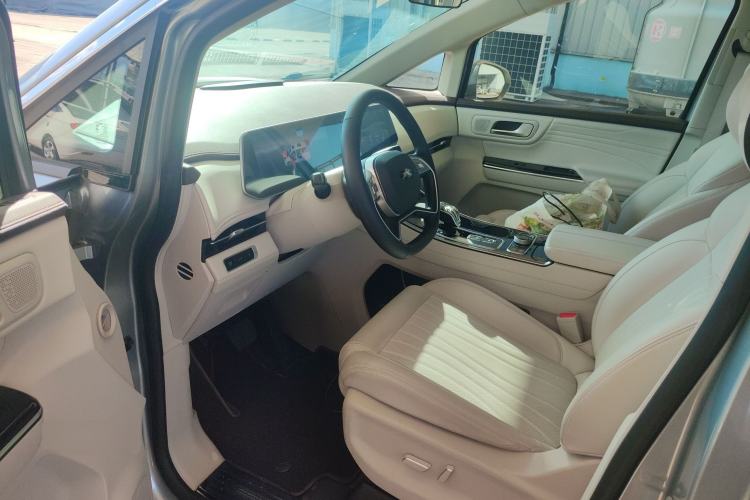 Used JAC Refine RF8 PHEV 2024 Zhiling Edition 1.5T 150KM Flagship Model – Lithium Iron Phosphate Driver Seat