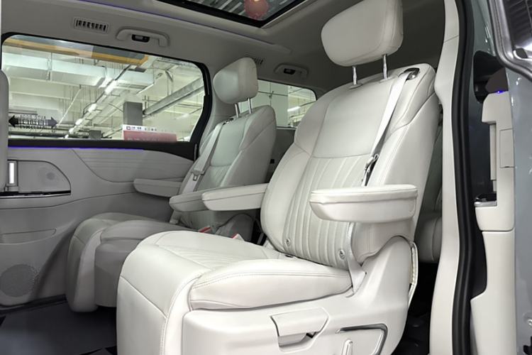Used JAC Refine RF8 PHEV 2024 Zhiling Edition 1.5T 150KM Flagship Model – Lithium Iron Phosphate Interior 1