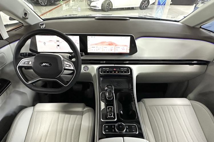Used JAC Refine RF8 PHEV 2024 Zhiling Edition 1.5T 150KM Flagship Model – Lithium Iron Phosphate Interior 3
