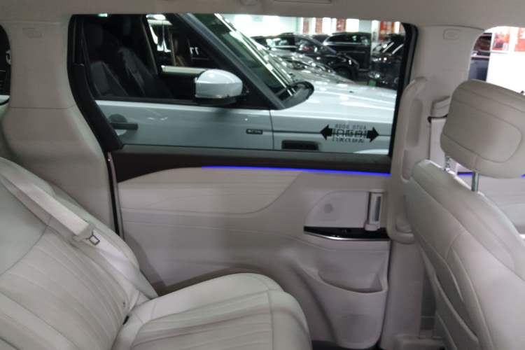 Used JAC Refine RF8 PHEV 2024 Zhiling Edition 1.5T 150KM Flagship Model – Lithium Iron Phosphate Left Rear Door Interior